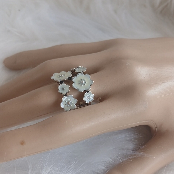 Paparazzi White Floral Stretch - Picture 6 of 8